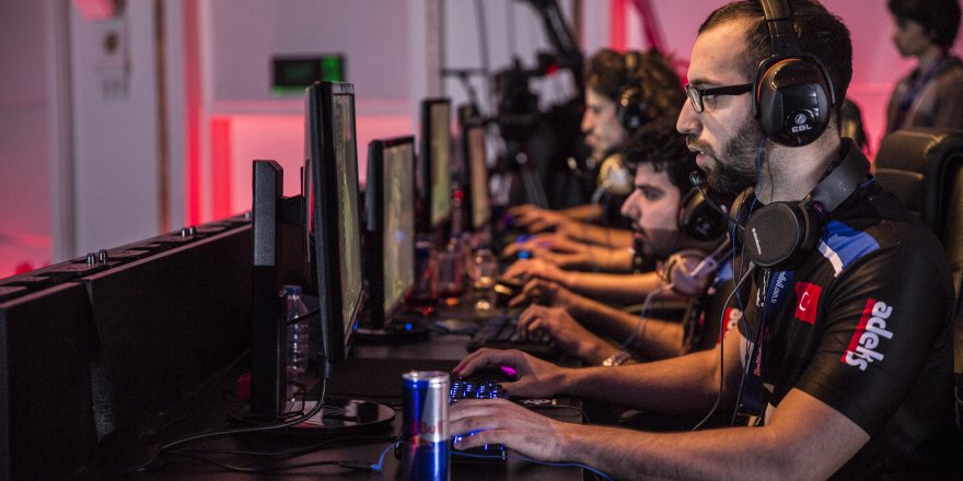 RED BULL SON ŞAMPİYON'DA ONLİNE ELEME ZAMANI