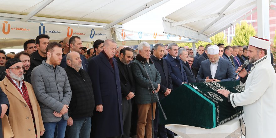 CUMHURBAŞKANI ERDOĞAN AİLE YAKINININ CENAZE TÖRENİNE KATILDI 