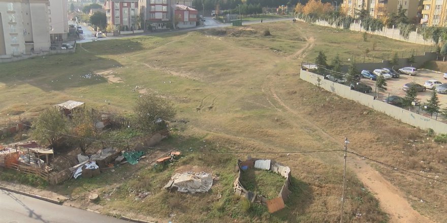 TUZLA'DAKİ BOŞ ARAZİYE KONUT DEĞİL YEŞİL ALAN İSTİYORLAR  