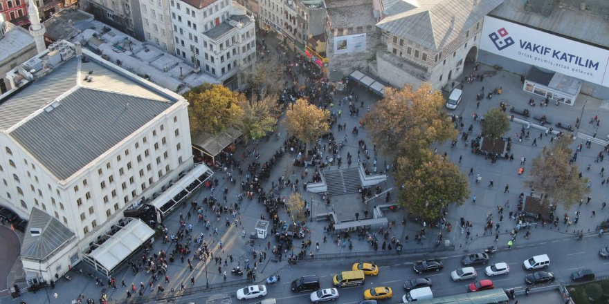 (HAVADAN FOTOĞRAFLARLA) EMİNÖNÜ'NDE UMUT KUYRUĞU (1) 