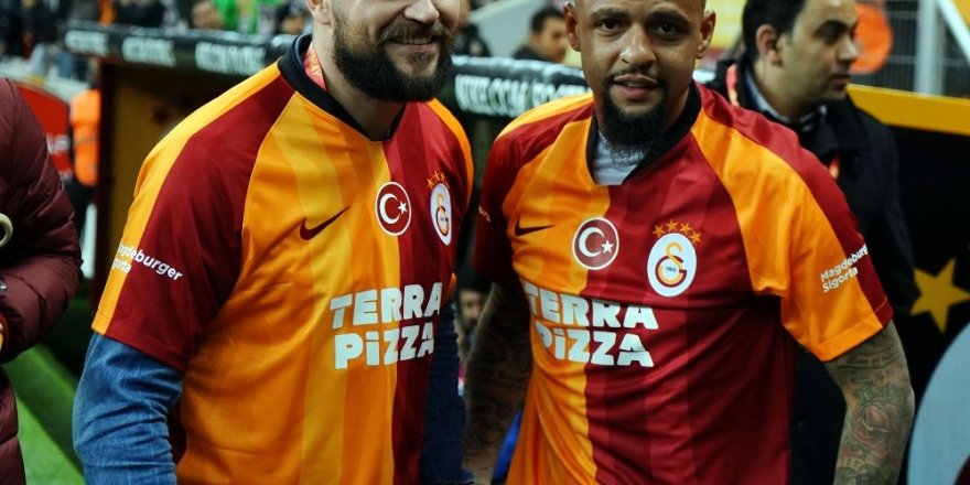 Felipe Melo Ve Tomas Ujfalusi’ye Plaket