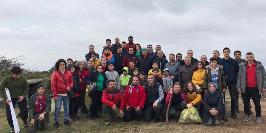 Çöp Toplamak İçin Dağları Bayırları Aştılar