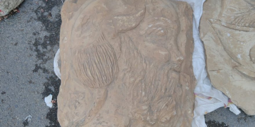 HELENİSTİK, ROMA VE BİZANS DÖNEMİNE AİT TARİHİ ESERLER ELE GEÇİRİLDİ... OPERASYON ANI KAMERADA