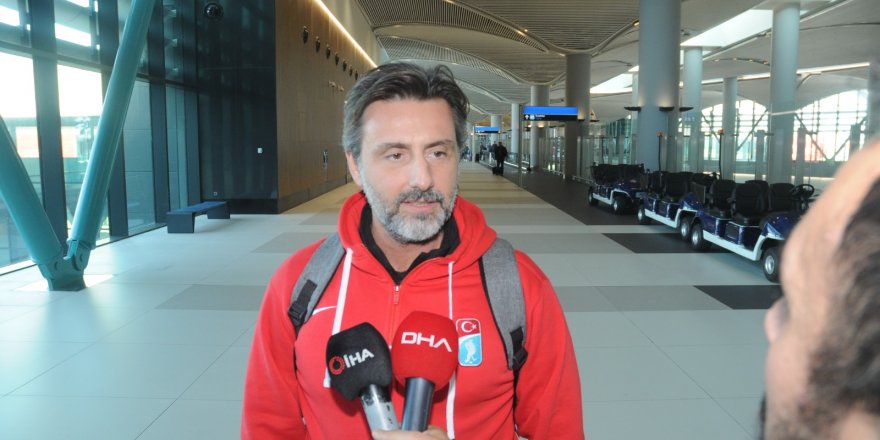 A MİLLİ BUZ HOKEYİ TAKIMI YURDA DÖNDÜ