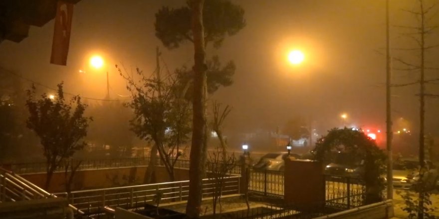 SİLİVRİ'DE SİS ETKİLİ OLUYOR