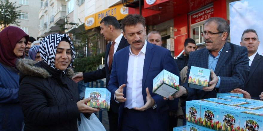 Bahçelievler’de On Binlerce Lale Soğanı Dağıtıldı