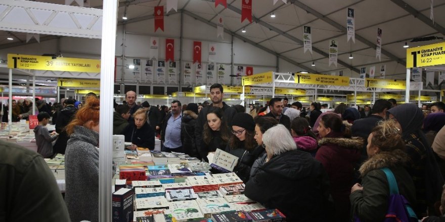 1. Ümraniye Kitap Fuarı, 2 Günde 35 Bin Kitapseveri Ağırladı