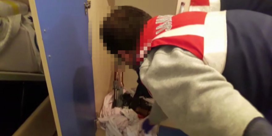 JANDARMANIN TORBACI OPERASYONUNDA KALAŞNİKOF VE UZİ ELE GEÇİRİLDİ