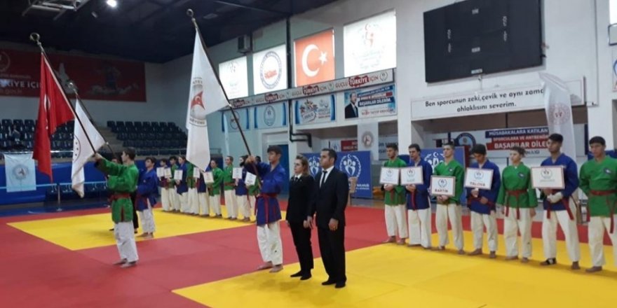 Kuraş Aday Hakemlik Kursu Düzce’de Yapıldı