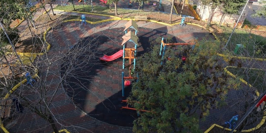 Atık Malzemeler Çocuk Parkına Dönüştü