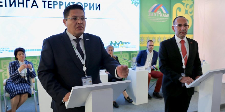 CHP'Lİ URLA BELEDİYE BAŞKANI OĞUZ, FETÖ'DEN TUTUKLANDI (2)