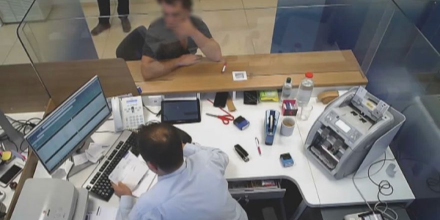 'BANKADAN ARIYORUZ' DİYEREK DOLANDIRICILIK YAPAN ŞÜPHELİLER KAMERADA