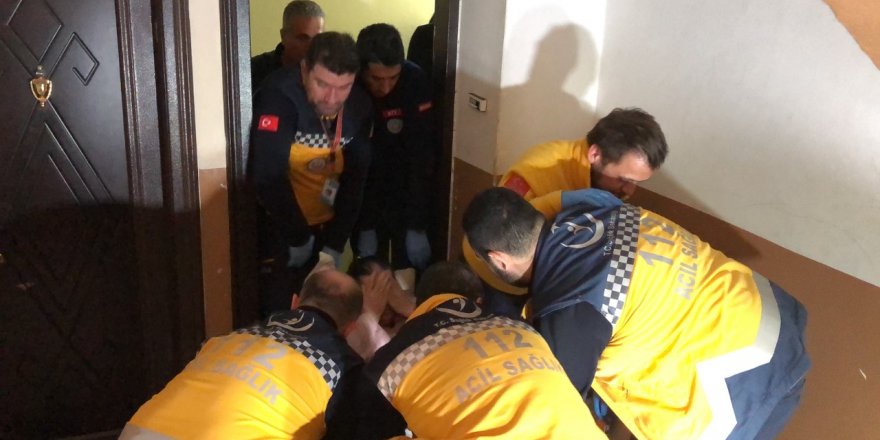 ÜÇ YILDIR EVDEN ÇIKAMAYAN 201 KİLO KADIN İÇİN BAKANLIK DEVREYE GİRDİ