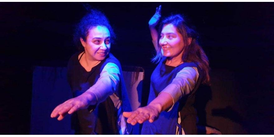 ’Havada Yüzmek’ Tiyatroseverlere Buluştu