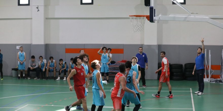 GENÇLİK OYUNLARI’NDA ÇİFTE HEYECAN