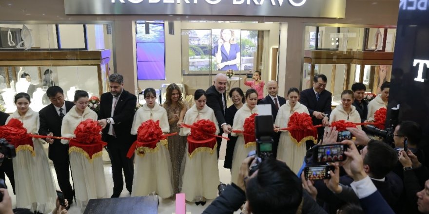 Çin’deki Tek Türk Mücevher Mağazası; Roberto Bravo