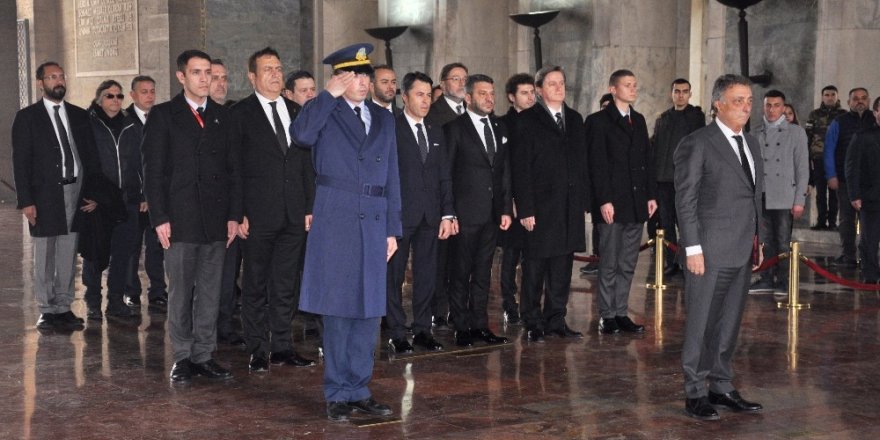 Beşiktaş Başkanı Çebi Ve Yönetimi Anıtkabir’i Ziyaret Etti