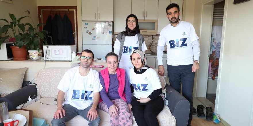 'BİZ' GÖNÜLLÜLERİ ESKİYEN EVDE TADİLAT YAPTI