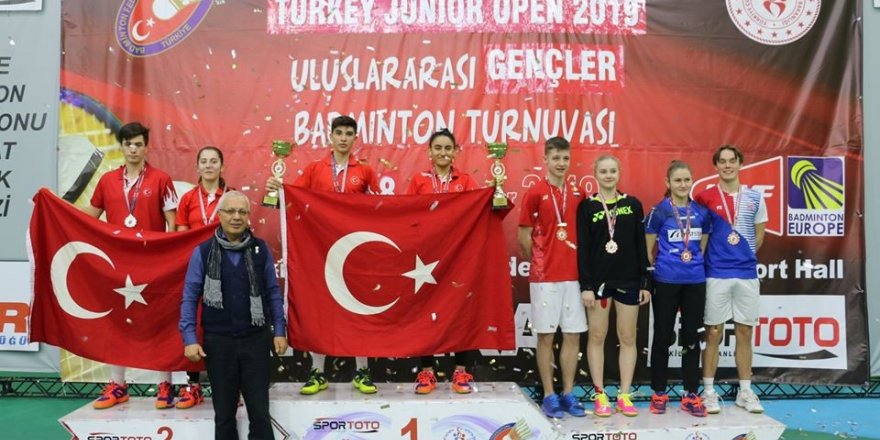 ULUSLARARASI GENÇLER BADMİNTON TURNUVASI SONA ERDİ
