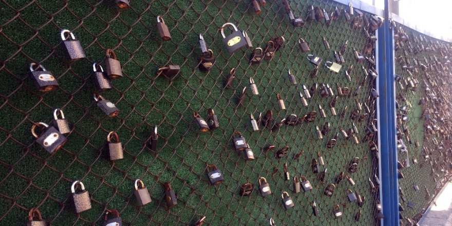 Metris Cezaevi’nin Telleri ‘Umut’ Kilitleriyle Doldu