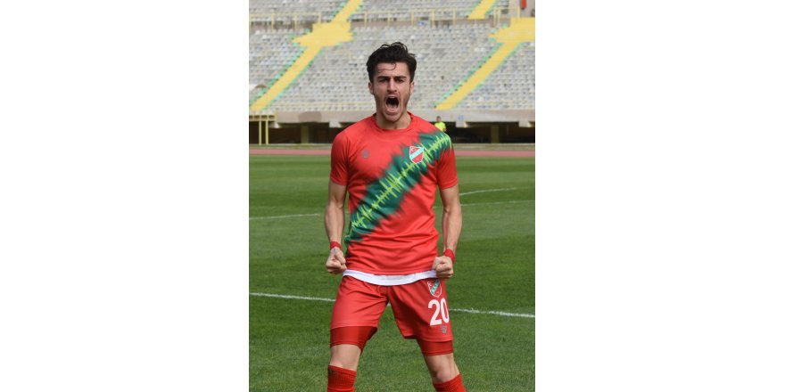 KARŞIYAKA'NIN YÜKSELEN YILDIZI NAMIK BARIŞ ÇELİK