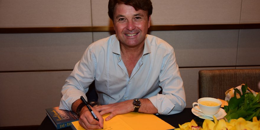 SAFFET EMRE TONGUÇ'UN "KANATLARIMDA İSTANBUL" ADLI KİTABI ÇIKTI