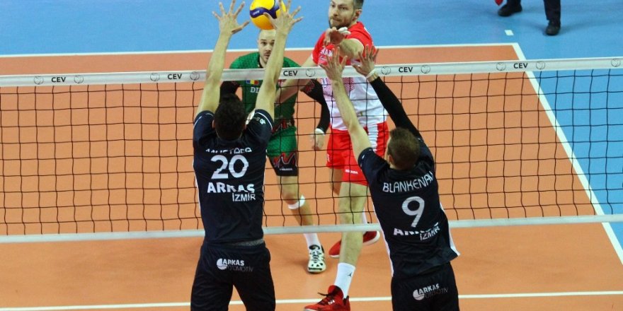 Avrupa Erkekler Cev Kupası: Arkas: 3 - Dinamo Bükreş: 1
