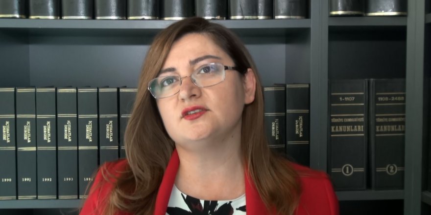 UÇAKTA OLAY ÇIKARAN KADININ AVUKATI: CEZAEVİNDEN HASTANEYE SEVKEDİLDİ