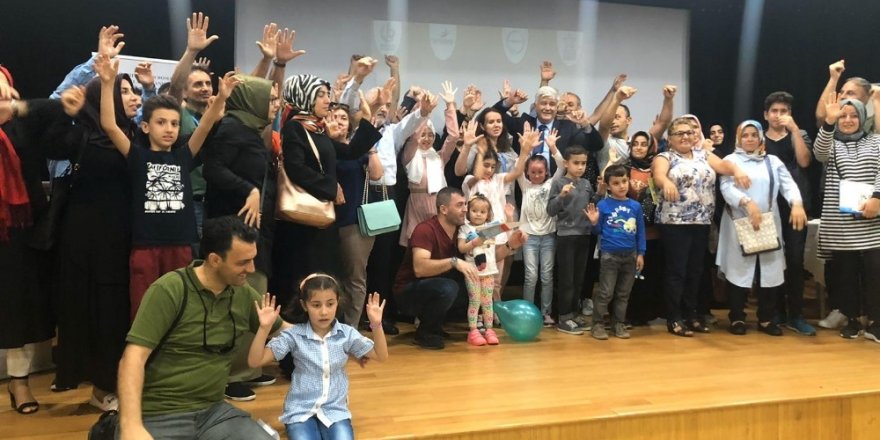 Yeşil Sahaların Yıldızlarından Lösemili Çocuklar İçin İki Ton İyilik