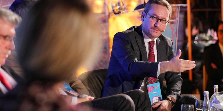 BAŞKAN KARTOĞLU, AKILLI ŞEHİRCİLİK UYGULAMALARINI ANLATTI