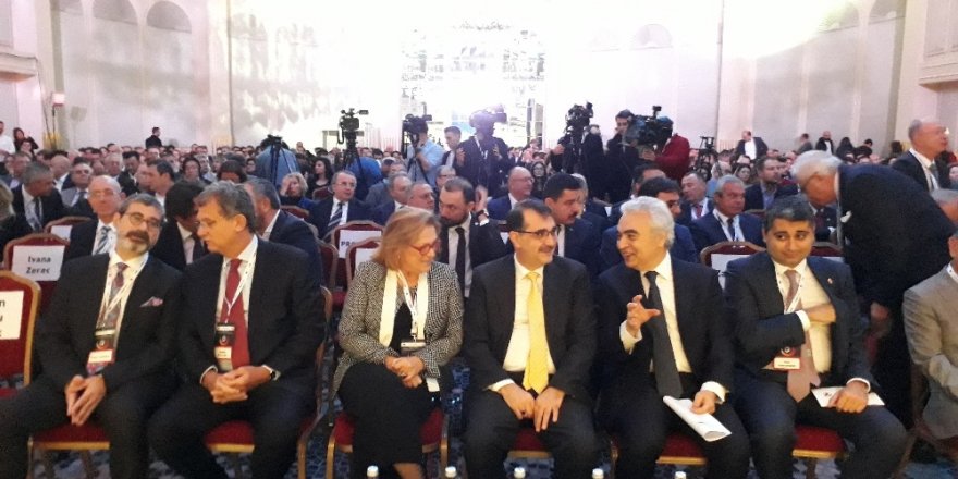 Enerji Bakanı Dönmez: “Vatandaşlarımız İstedikleri Taktirde Sadece Yenilenebilir Enerji Tüketebilecek”