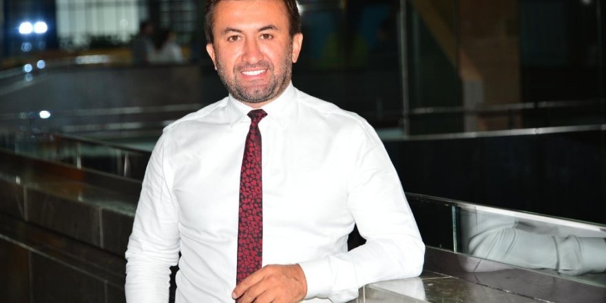 Ayakları Üşüyen Amcaya Ayakkabılarını Verdi