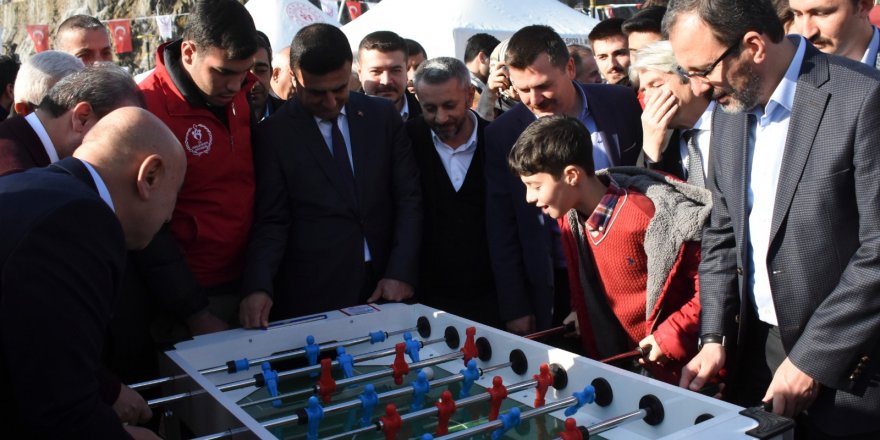 BAKAN KASAPOĞLU, "SOSYAL MEDYADAN SOSYAL MEYDANA" ETKİNLİĞİNE KATILDI