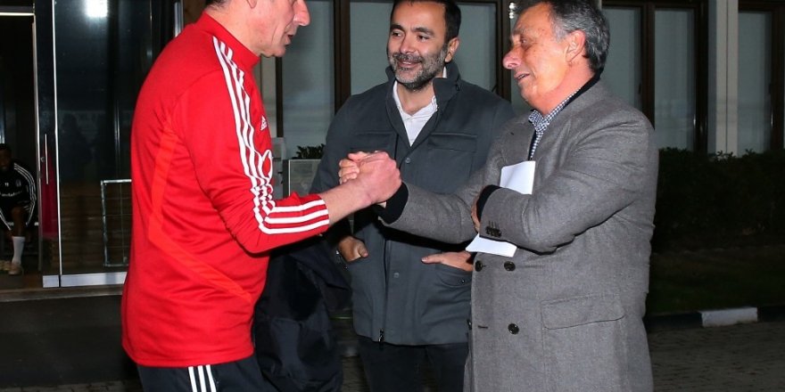 Ahmet Nur Çebi’den Takıma Moral Ziyareti