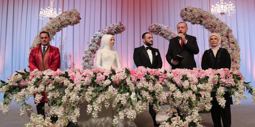 CUMHURBAŞKANI ERDOĞAN, BAKANIN OĞLUNUN NİKAH ŞAHİDİ OLDU