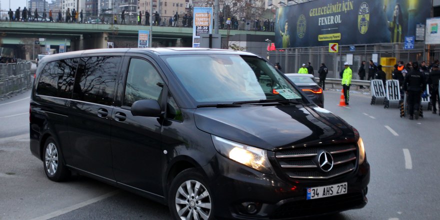 BEŞİKTAŞ VE FENERBAHÇE TAKIMLARI STADA ULAŞTI