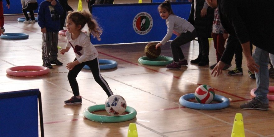 Gaziosmanpaşalı Çocuklar Zorlu Parkurda Yeteneklerini Sergiledi
