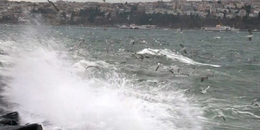 İstanbul’da Şiddetli Lodos Etkili Oluyor