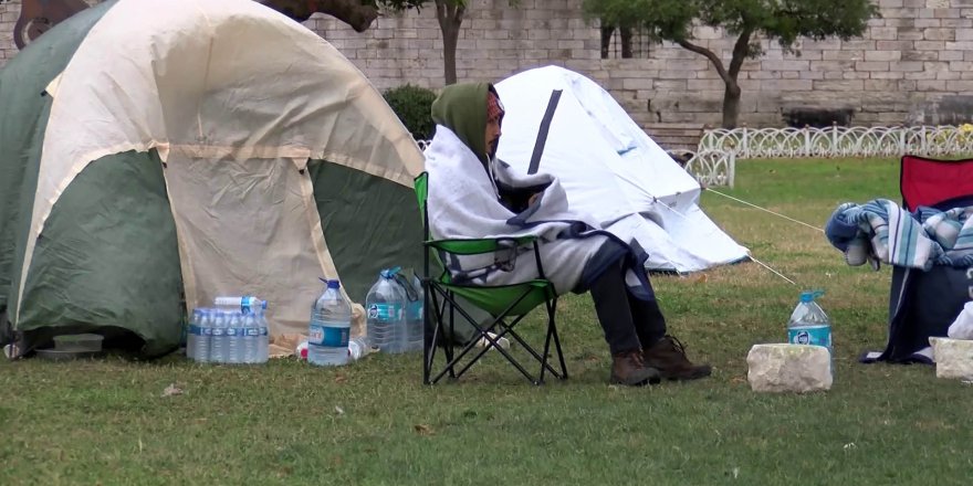 İBB ÖNÜNDEKİ FAYTON PROTESTOSU 5. GÜNÜNDE