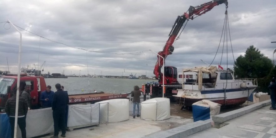 Lodos Silivri’de Teknelere Zarar Verdi