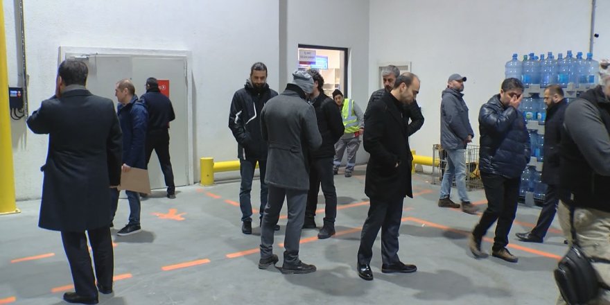 TÜRK GEMİSİNDE ÖLDÜRÜLEN KAPTANIN CENAZESİ İSTANBUL'A GETİRİLDİ (1)