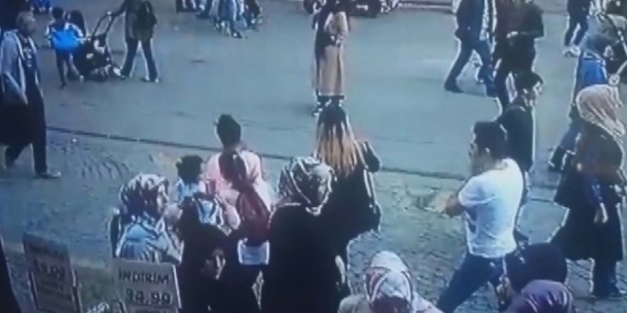 ÜMRANİYE'DE YANINDAKİ KADINI DÖVEN KİŞİYE DAYAK KAMERADA