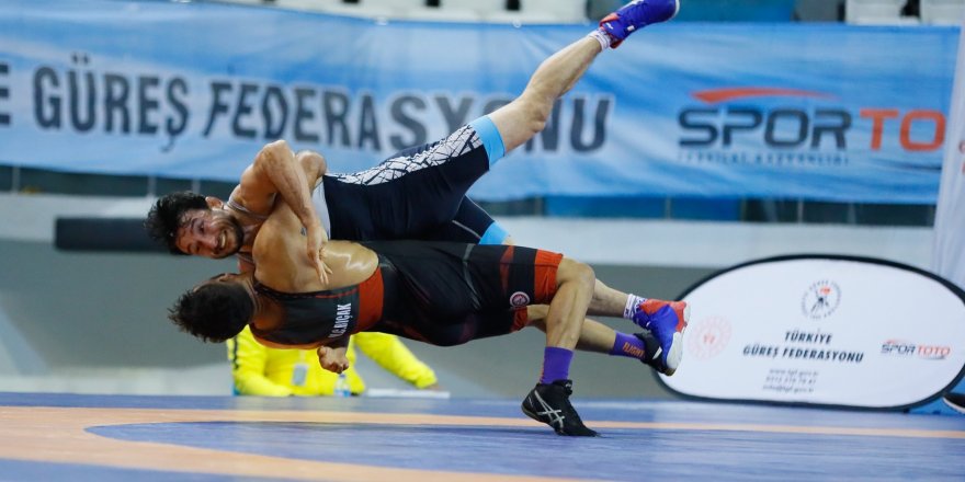 TÜRKİYE GREKOROMEN GÜREŞ ŞAMPİYONASI‘NDA İLK ŞAMPİYONLAR BELLİ OLDU