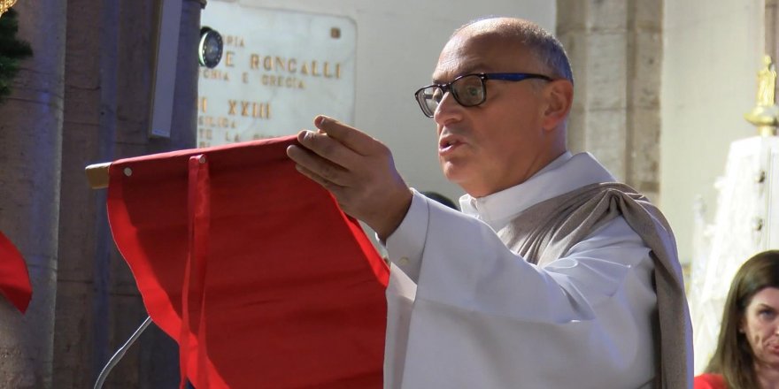 BEYOĞLU'NDAKİ SAINT ANTUAN KİLİSESİ'NDE NOEL AYİNİ DÜZENLENDİ