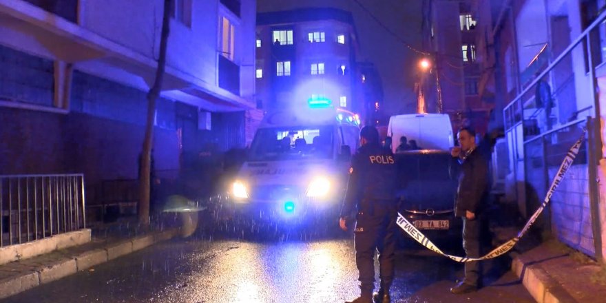 KÜÇÜKÇEKMECE'DE SİLAHLI KAVGA: 2 KİŞİ YARALANDI