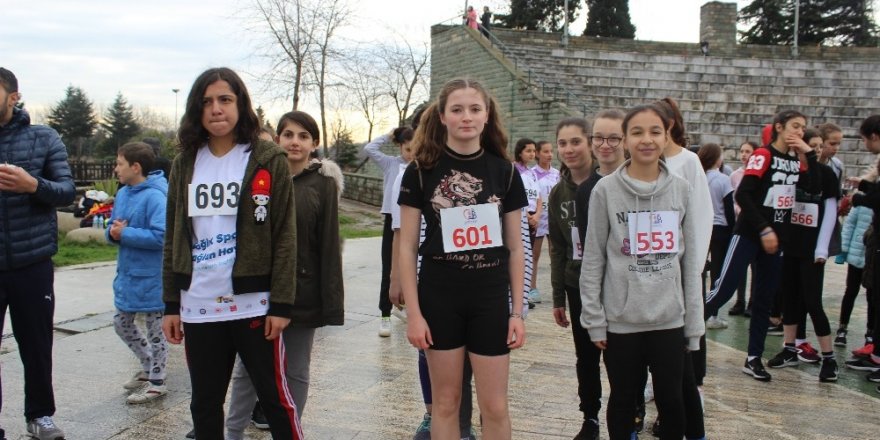 Atatürk Kır Koşusu’nda Dereceye Girenler Ödüllendirildi