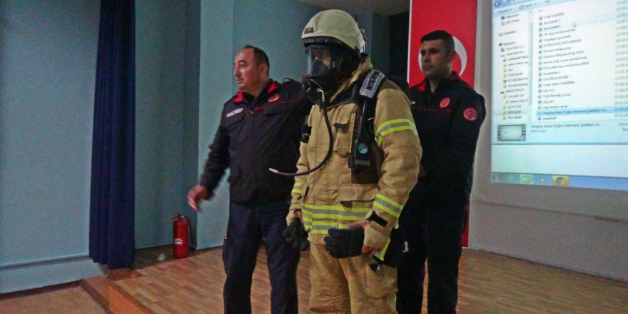 MİNİK ÖĞRENCİLER YANGIN EĞİTİMİ ALDI