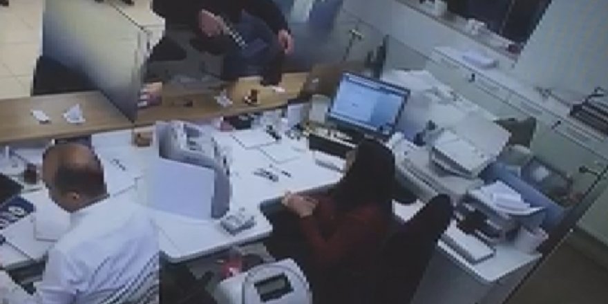 AVCILAR'DA BANKA SOYGUNU KAMERADA