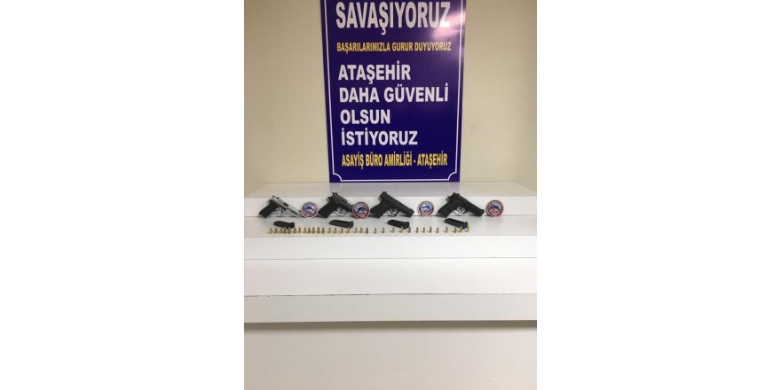 ŞÜPHELİ ARAÇLARI DURDURAN POLİS ÇOK SAYIDA SİLAH ELE GEÇİRDİ 