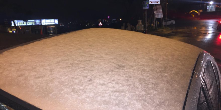 İSTANBUL'DA MEVSİMİN İLK KARI YAĞDI